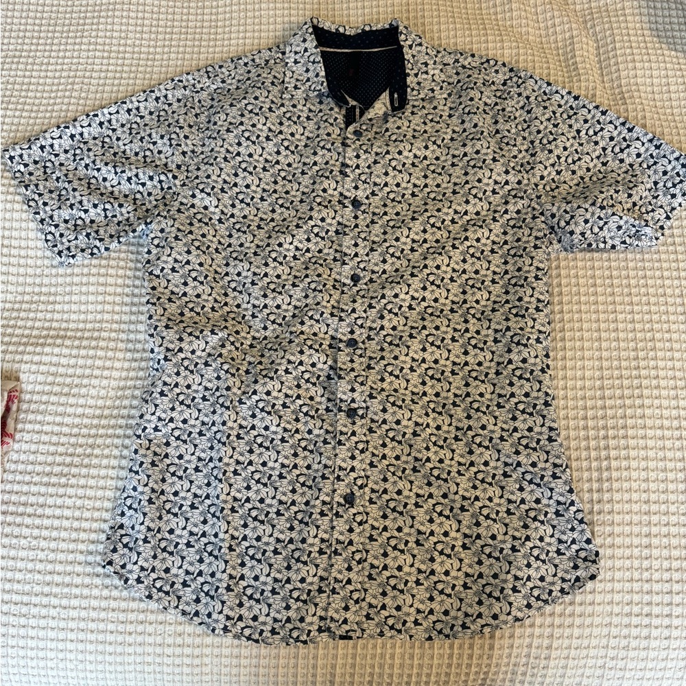 SMASH Short Sleeve Button Down, Size M